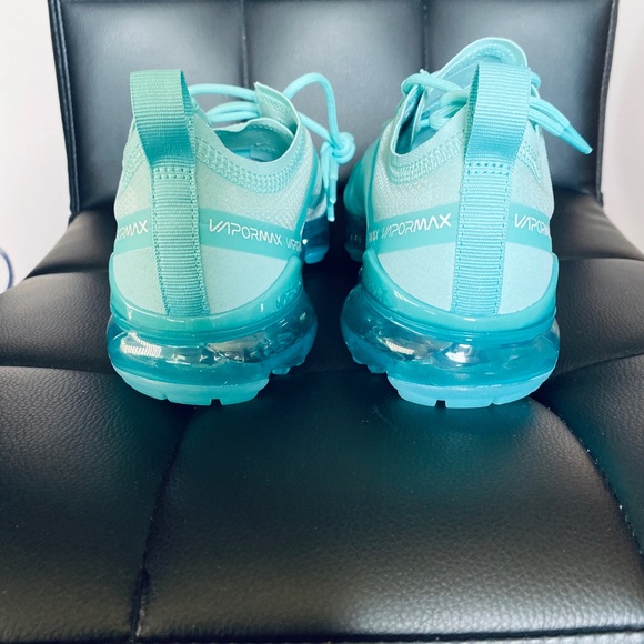 Nike Woman’s Vapormax 2019 - Picture 4 of 6